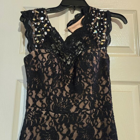 Evening Gown - Picture 3 of 3